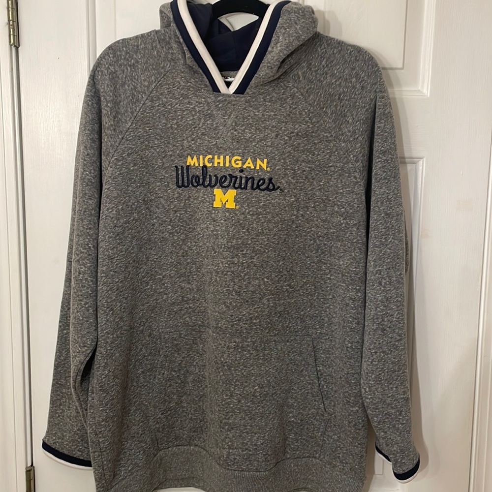 XL Champion Michigan Wolverines Hooded Sweatshirt!!
